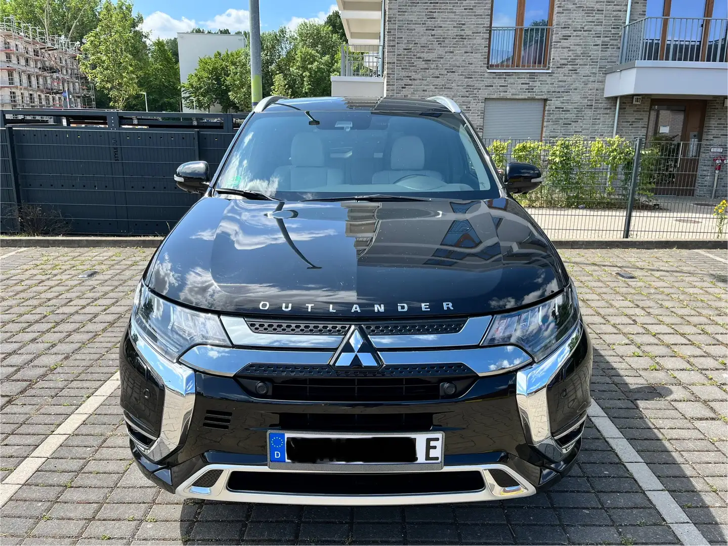 Mitsubishi Outlander 2.4 4WD Plug-In Hybrid Top - 1