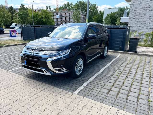 Mitsubishi Outlander 2.4 4WD Plug-In Hybrid Top
