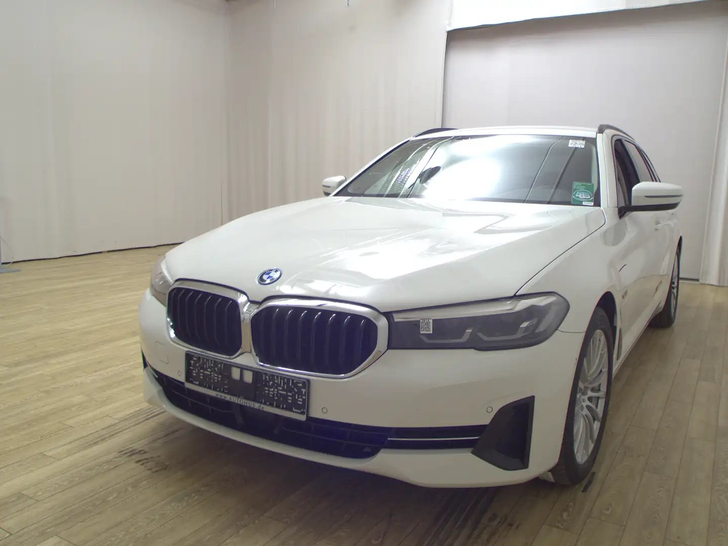 BMW 530 e Touring Luft LED ACC LC Pro el.Heck HiFi Weiß - 2