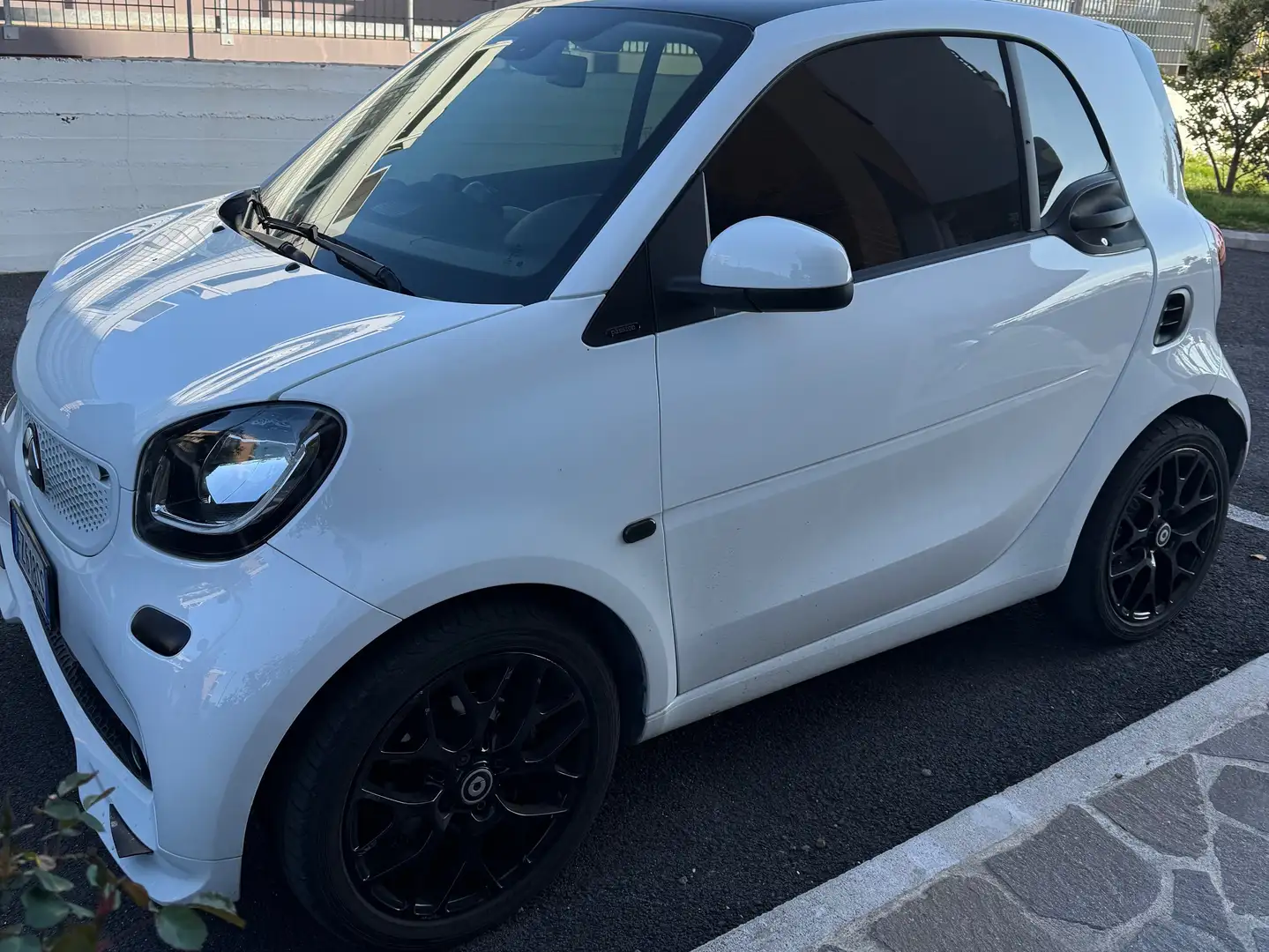 smart forTwo Fortwo III 2015 0.9 t Superpassion 90cv twinamic Bianco - 2