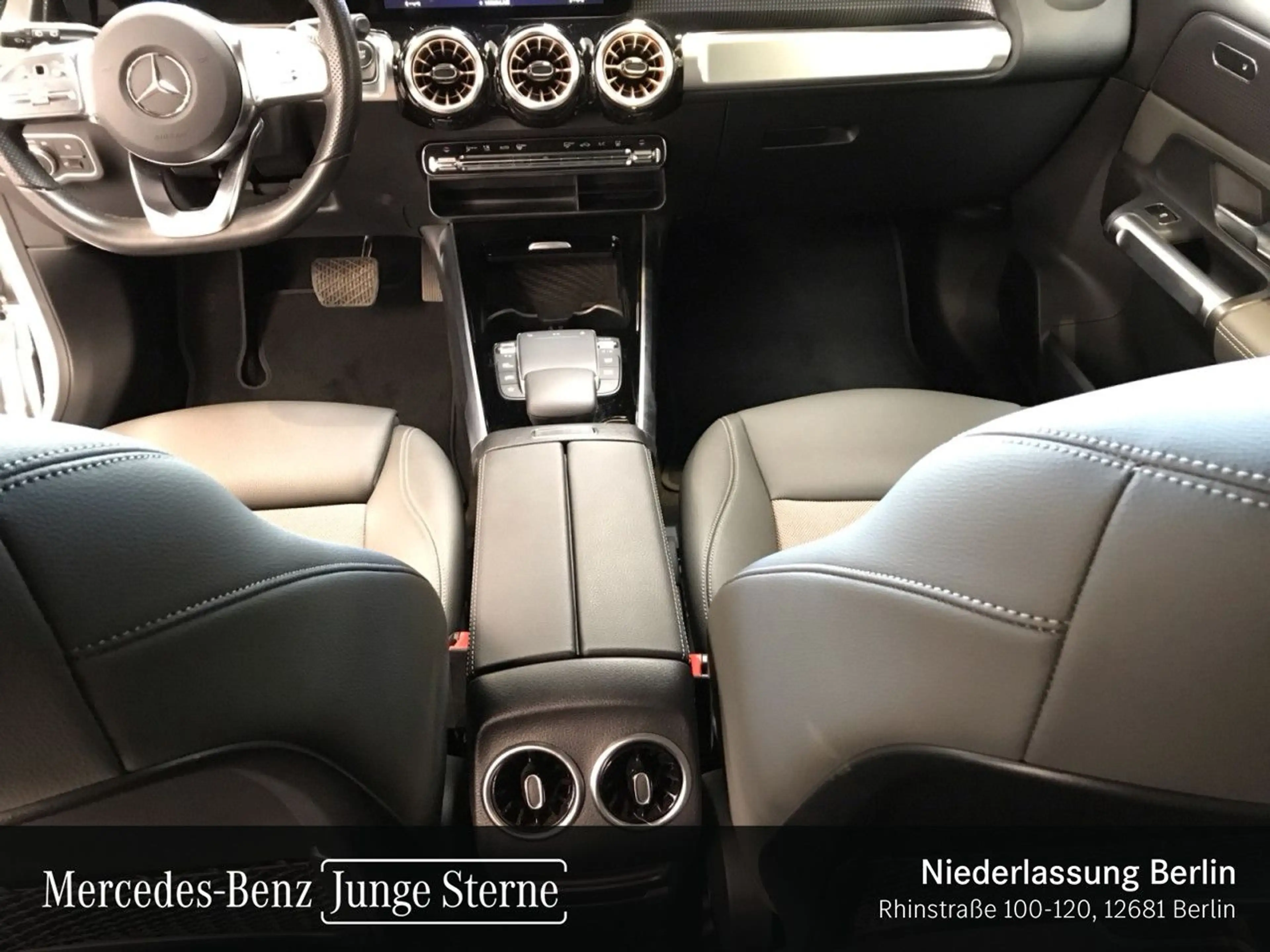 Mercedes-Benz EQB 250 ELECTRICART+NIGHT+PLUS-PAKET+PANO+360+HUD — photo 13