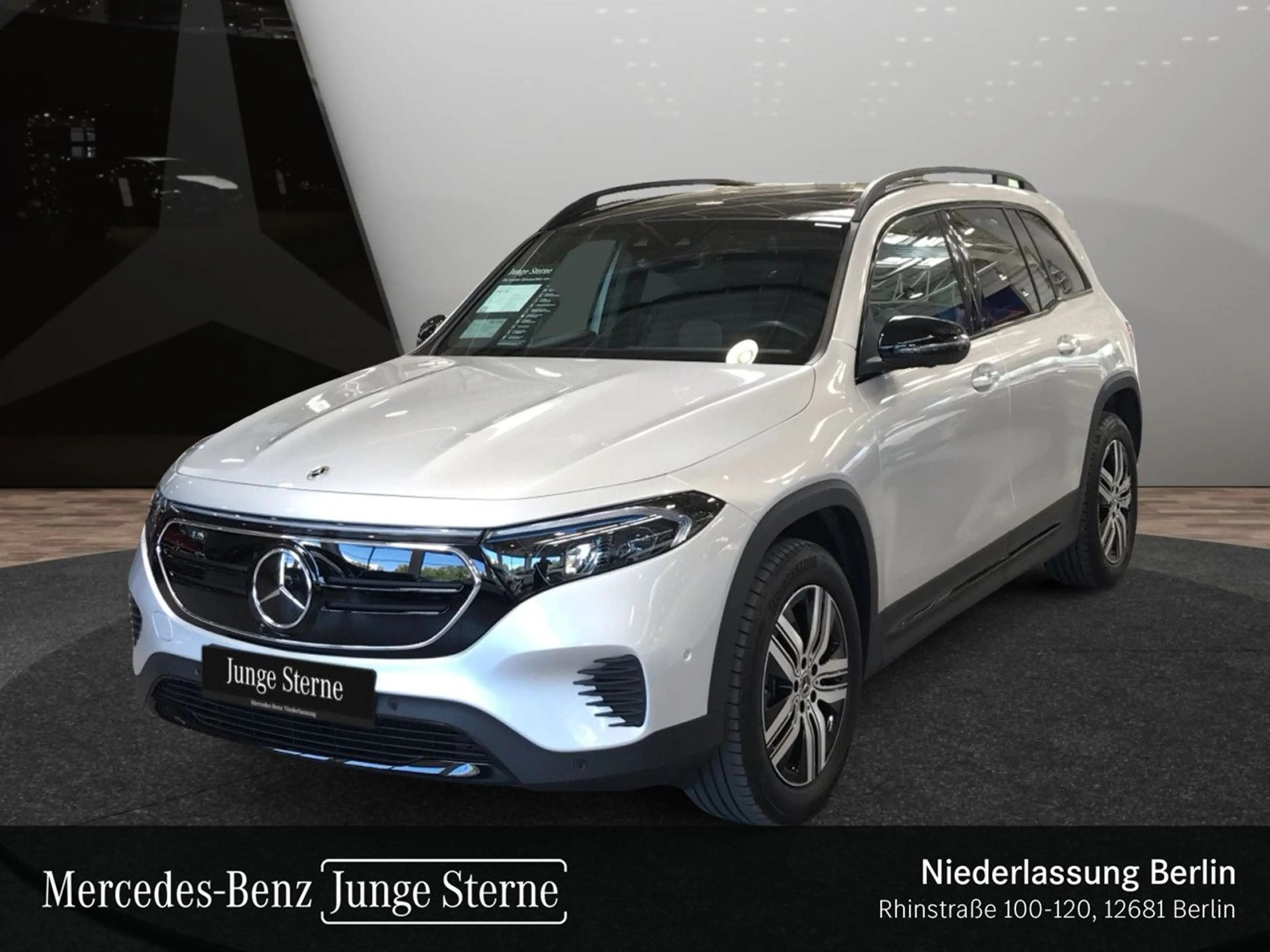 Mercedes-Benz EQB 250 ELECTRICART+NIGHT+PLUS-PAKET+PANO+360+HUD — photo 15