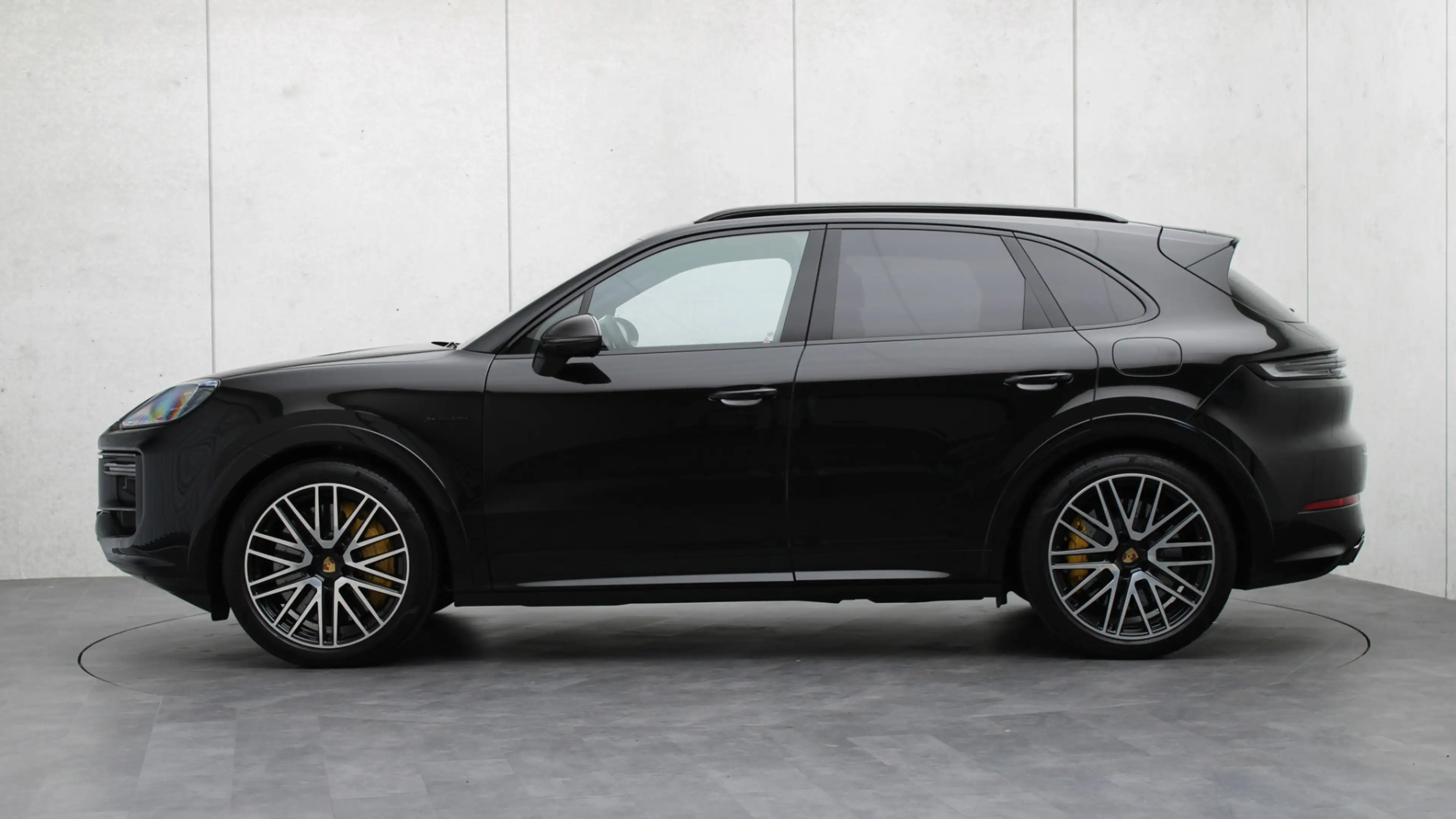 Porsche Cayenne 4.0 Turbo E-Hybrid | Burmester 3D | PCCB | Stoelve — photo 2