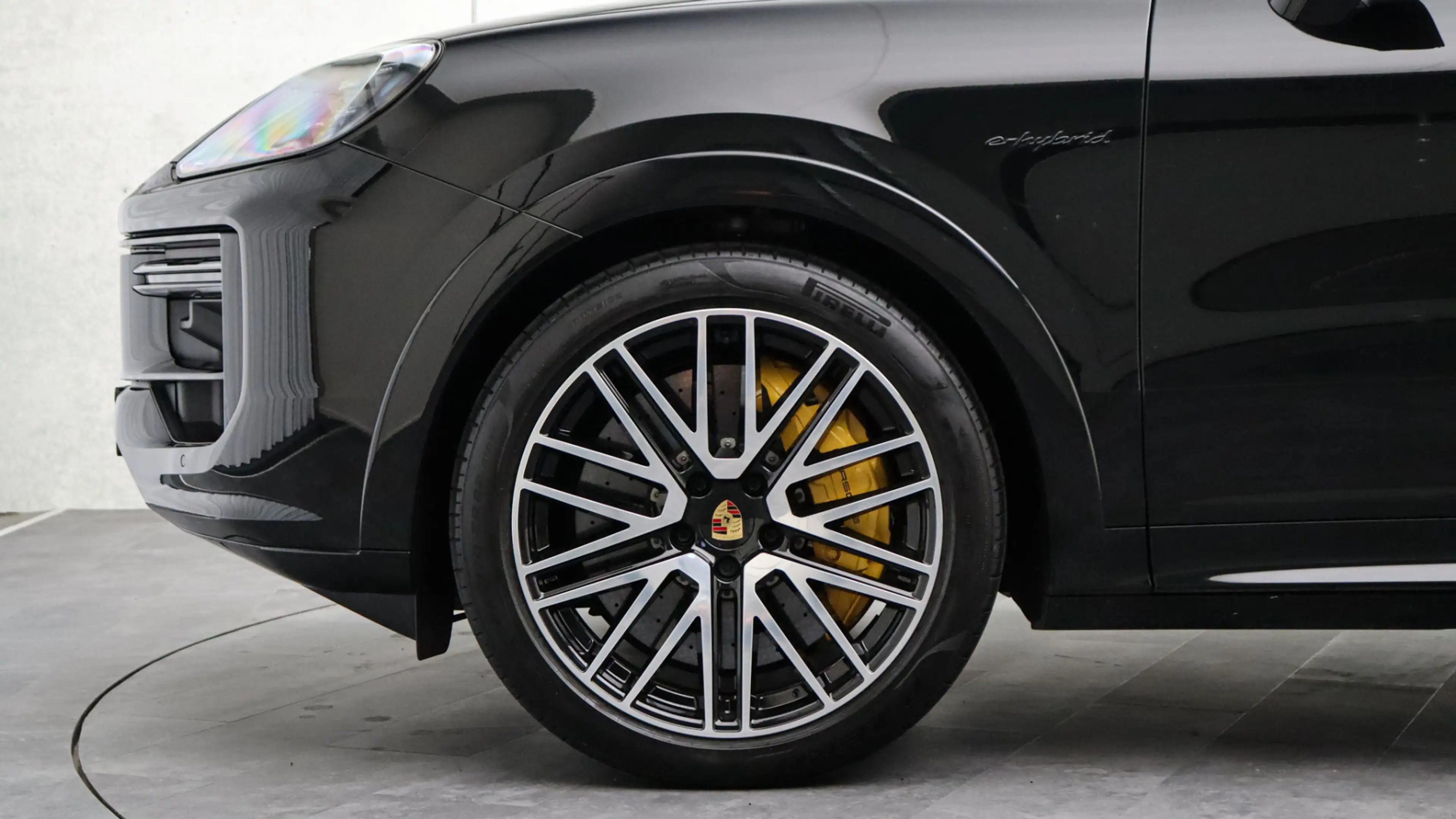 Porsche Cayenne 4.0 Turbo E-Hybrid | Burmester 3D | PCCB | Stoelve — photo 6