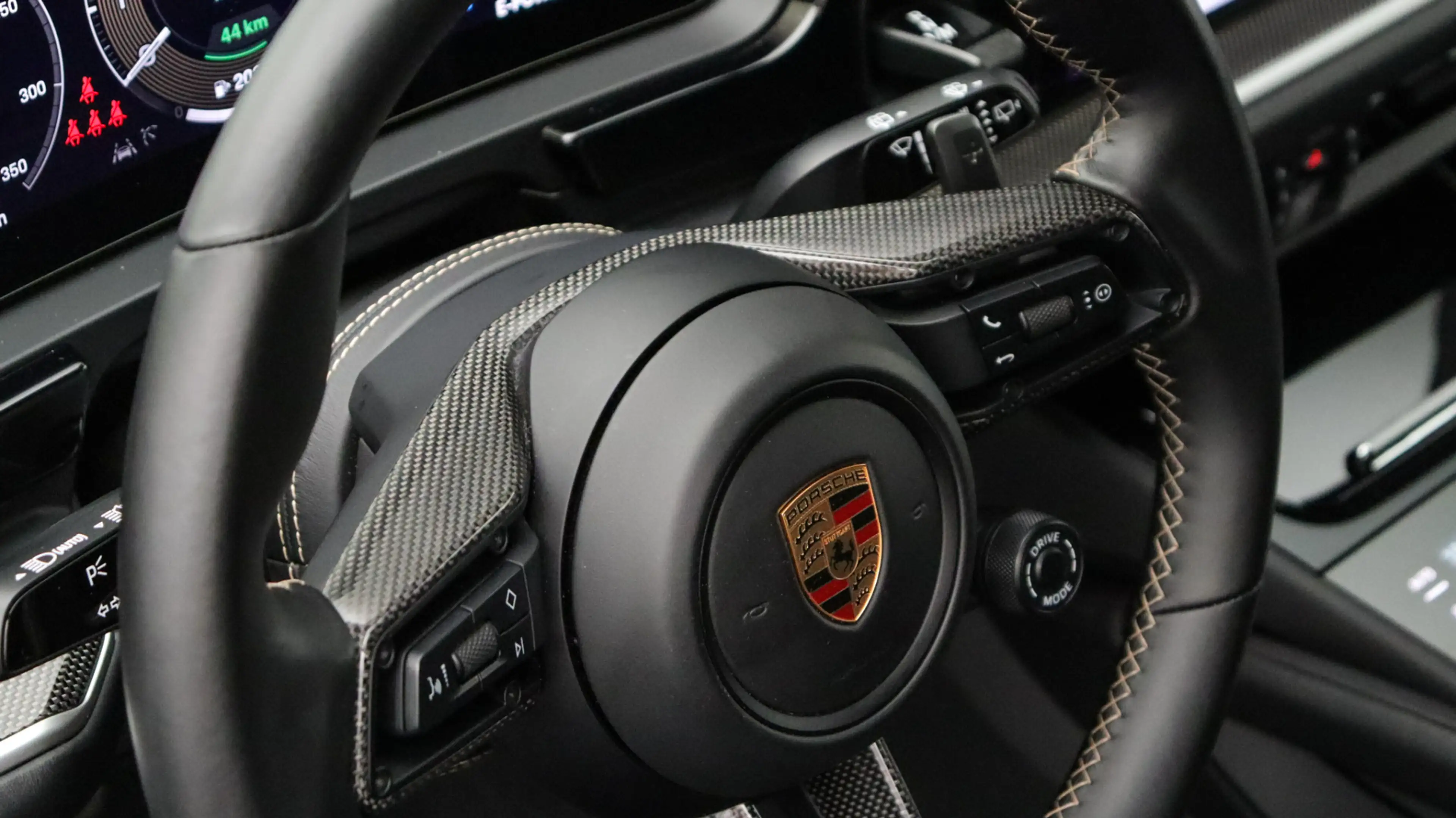 Porsche Cayenne 4.0 Turbo E-Hybrid | Burmester 3D | PCCB | Stoelve — photo 15