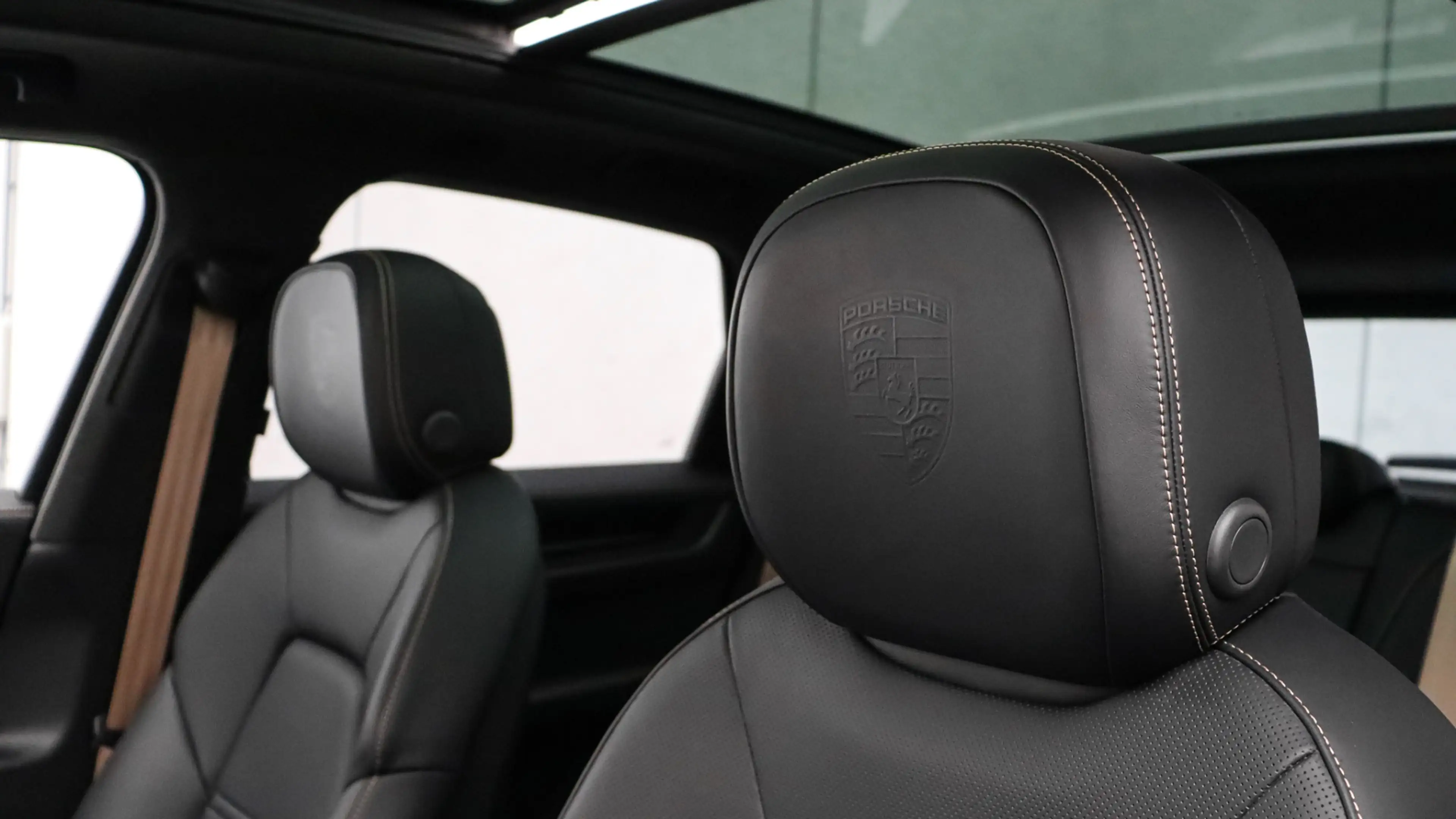 Porsche Cayenne 4.0 Turbo E-Hybrid | Burmester 3D | PCCB | Stoelve — photo 27