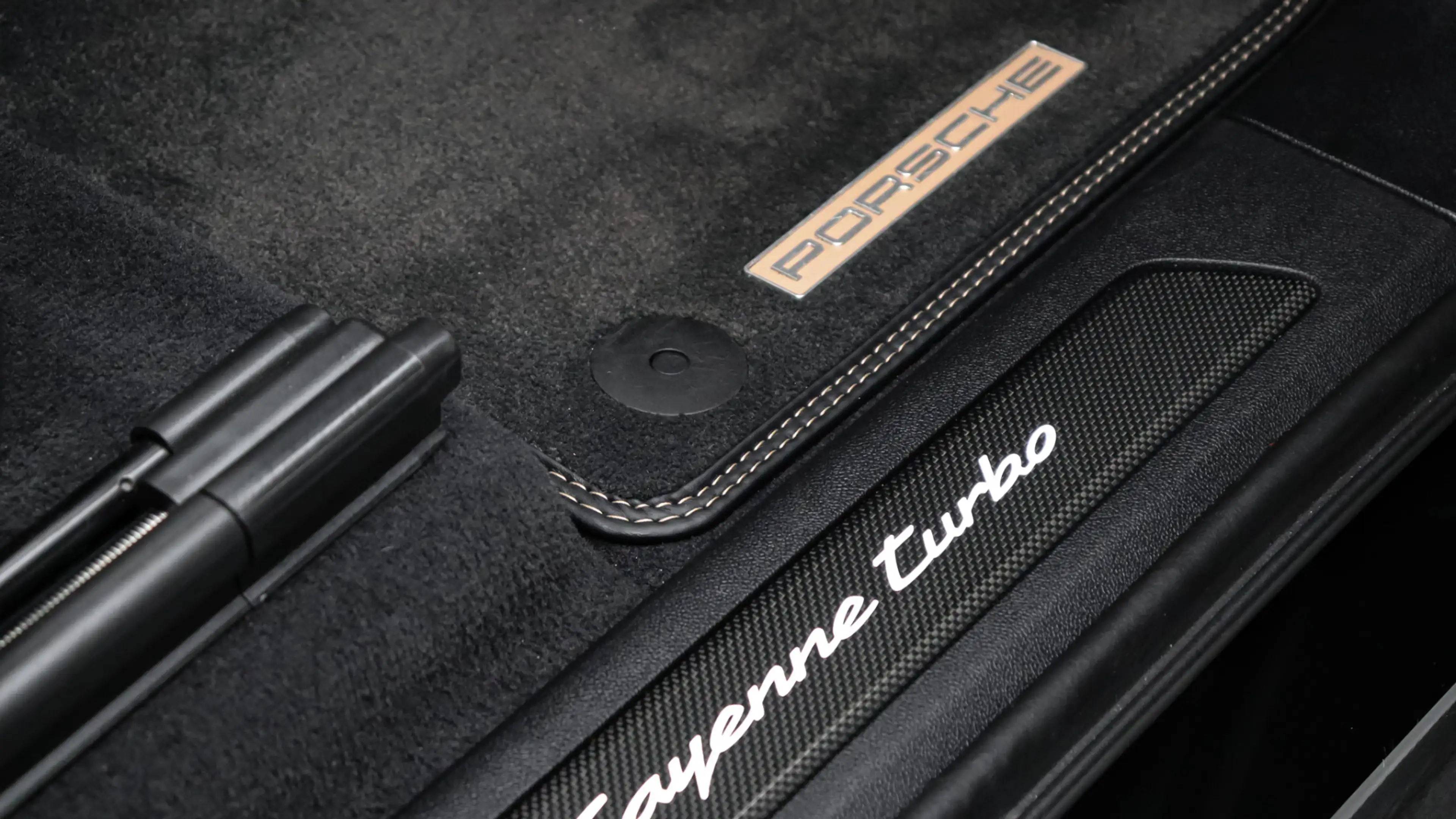Porsche Cayenne 4.0 Turbo E-Hybrid | Burmester 3D | PCCB | Stoelve — photo 28