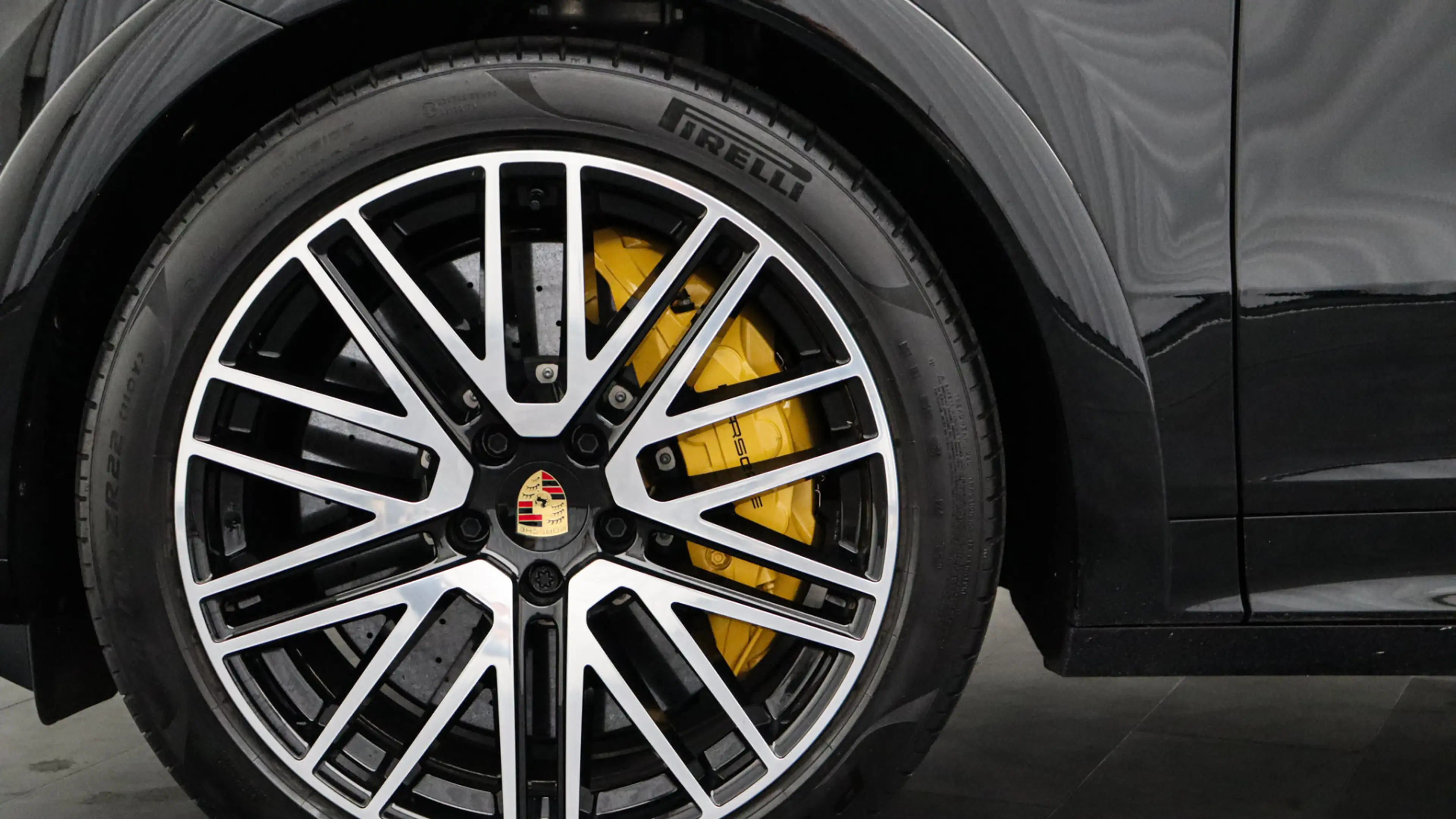 Porsche Cayenne 4.0 Turbo E-Hybrid | Burmester 3D | PCCB | Stoelve — photo 23