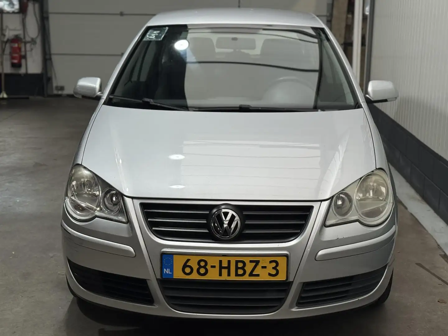 Volkswagen Polo 1.4-16V Comfortline Automaat AIRCO 4 DEURS Grau - 2