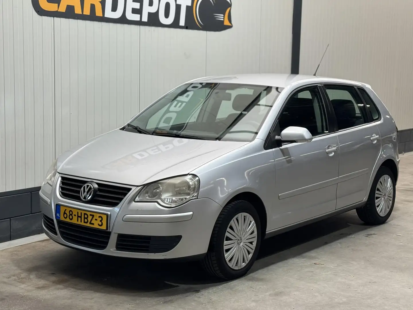 Volkswagen Polo 1.4-16V Comfortline Automaat AIRCO 4 DEURS Grau - 1