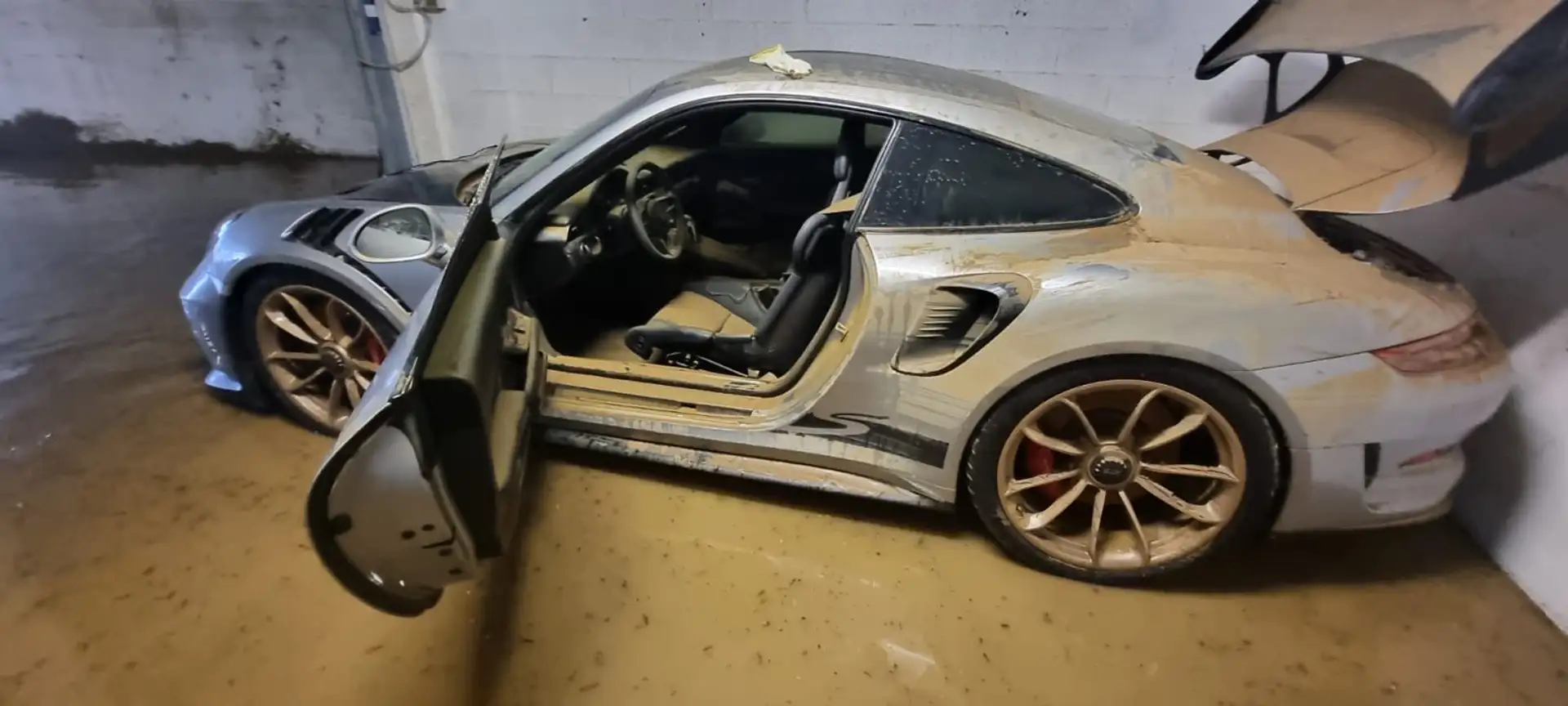 Porsche 911 Coupe 4.0 GT3 RS Weissach VENDESI RELITTO ALLUV. Grijs - 2