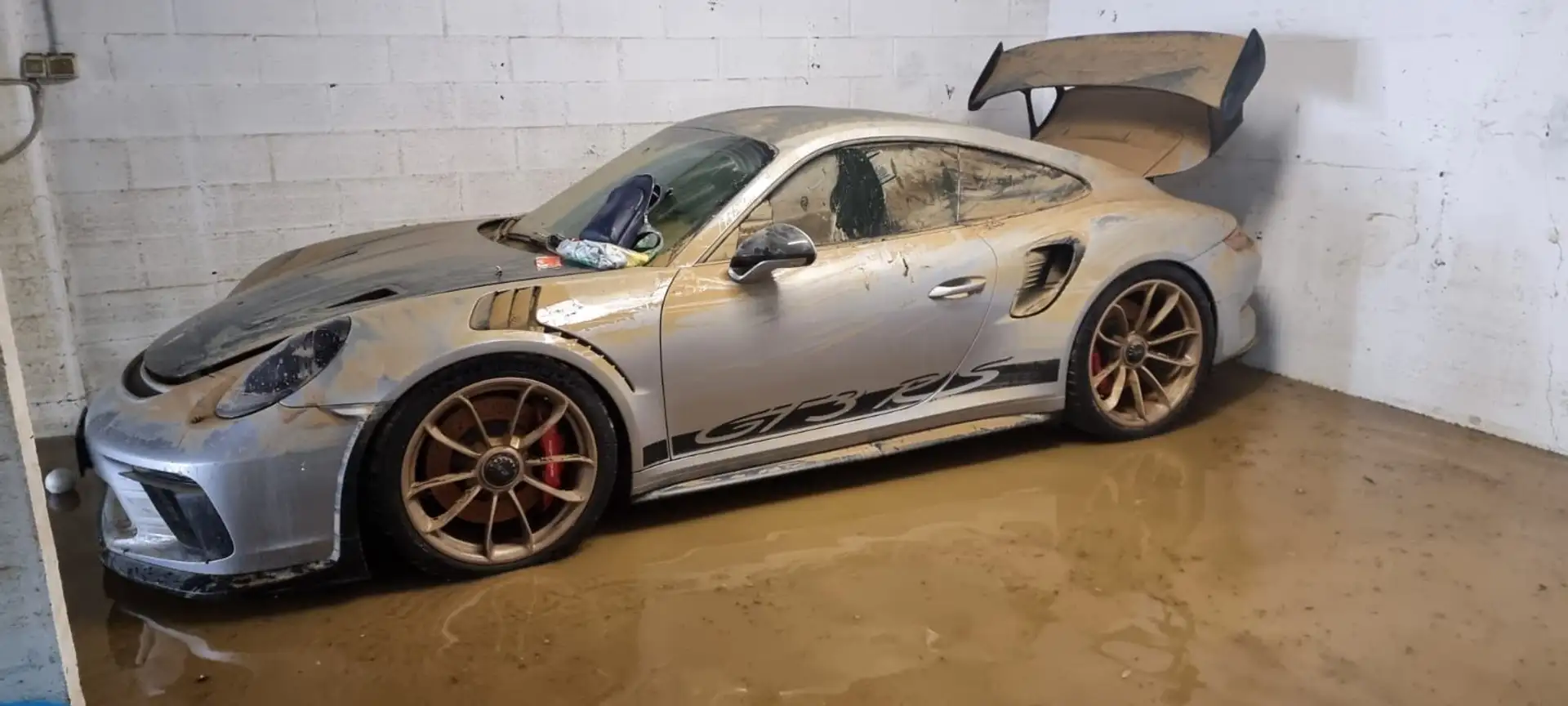 Porsche 911 Coupe 4.0 GT3 RS Weissach VENDESI RELITTO ALLUV. Grijs - 1