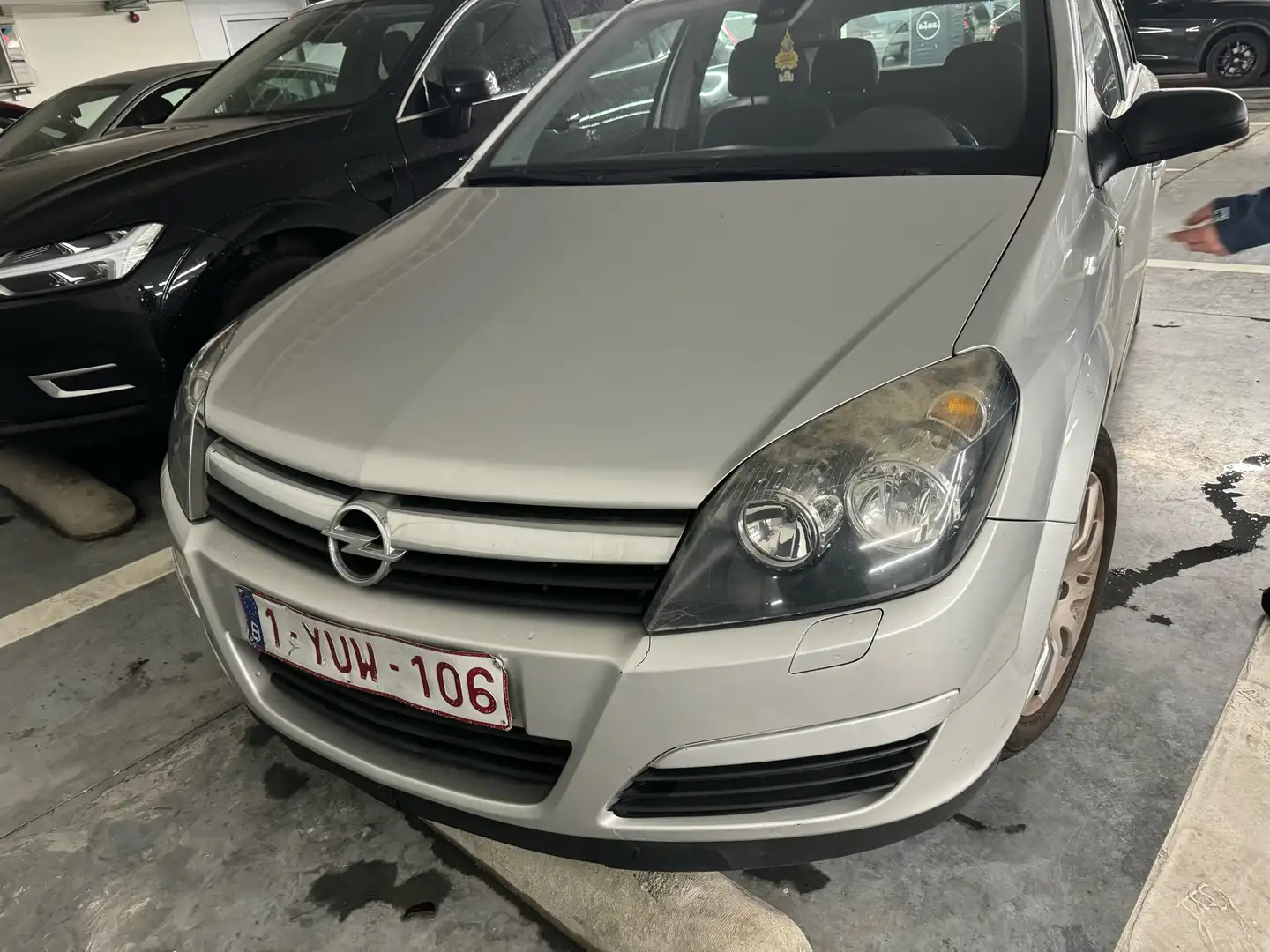 Opel Astra 1.6i XEP 16v Cosmo Gris - 2