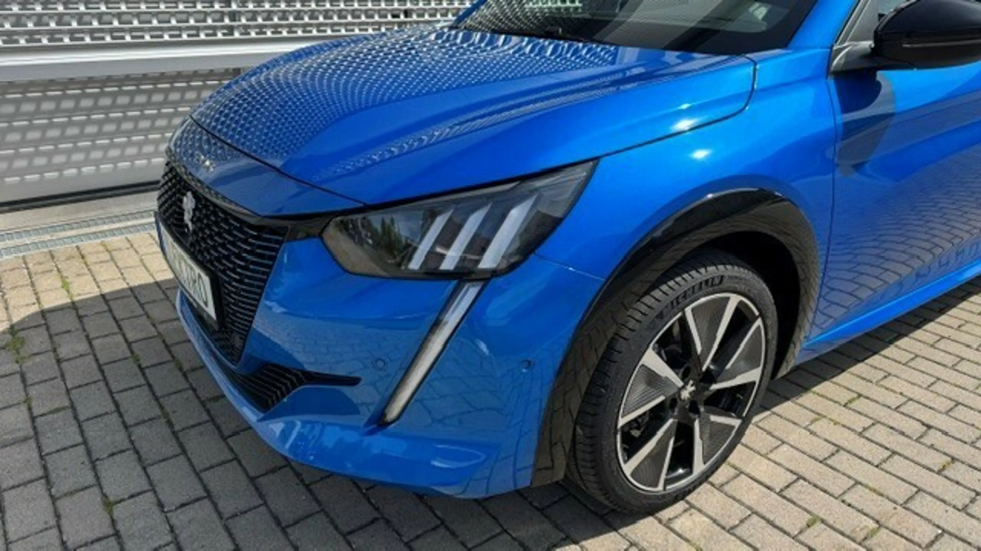 Peugeot e-208 ELEKTRO GT Pack — photo 2