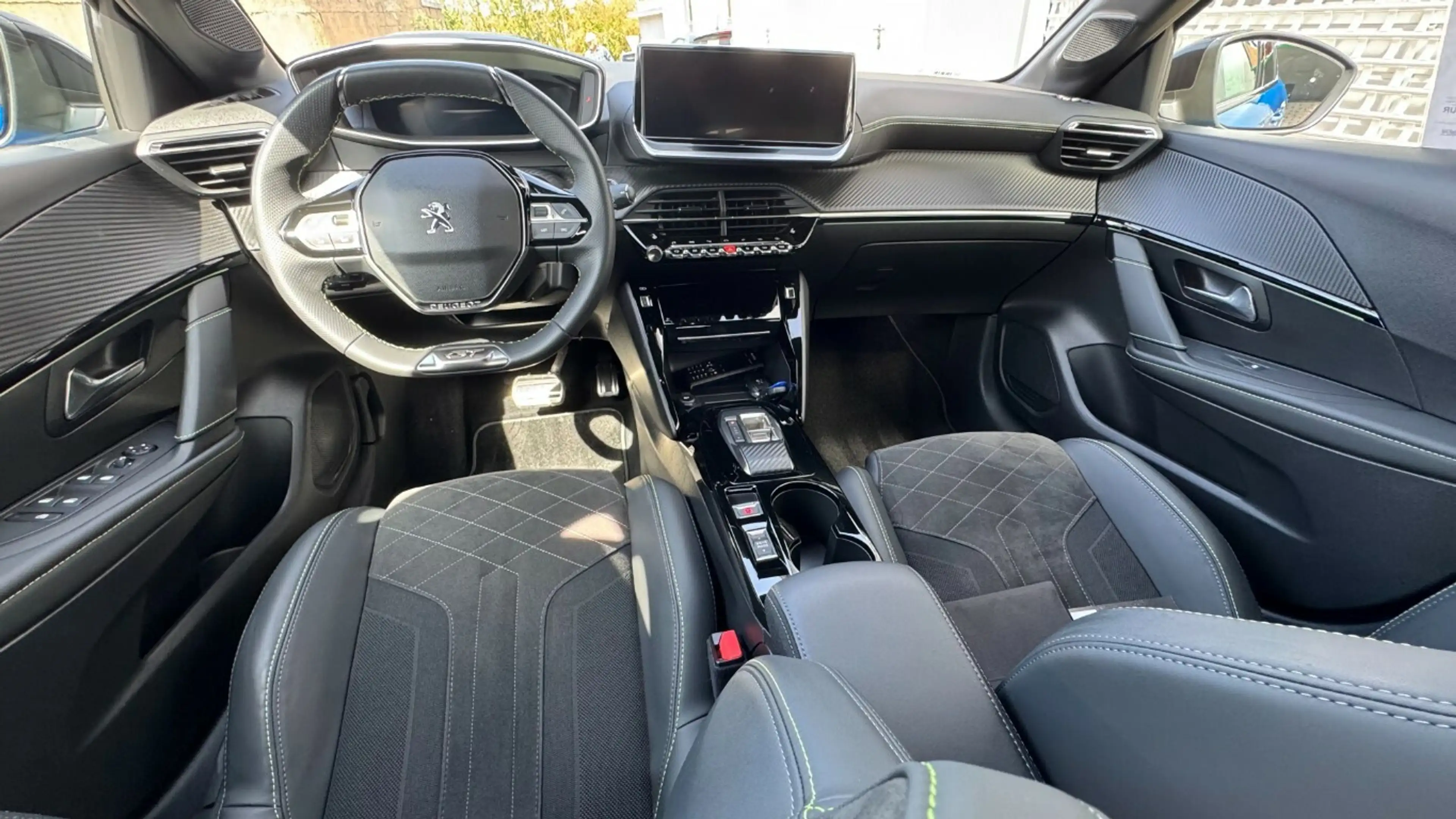 Peugeot e-208 ELEKTRO GT Pack — photo 10