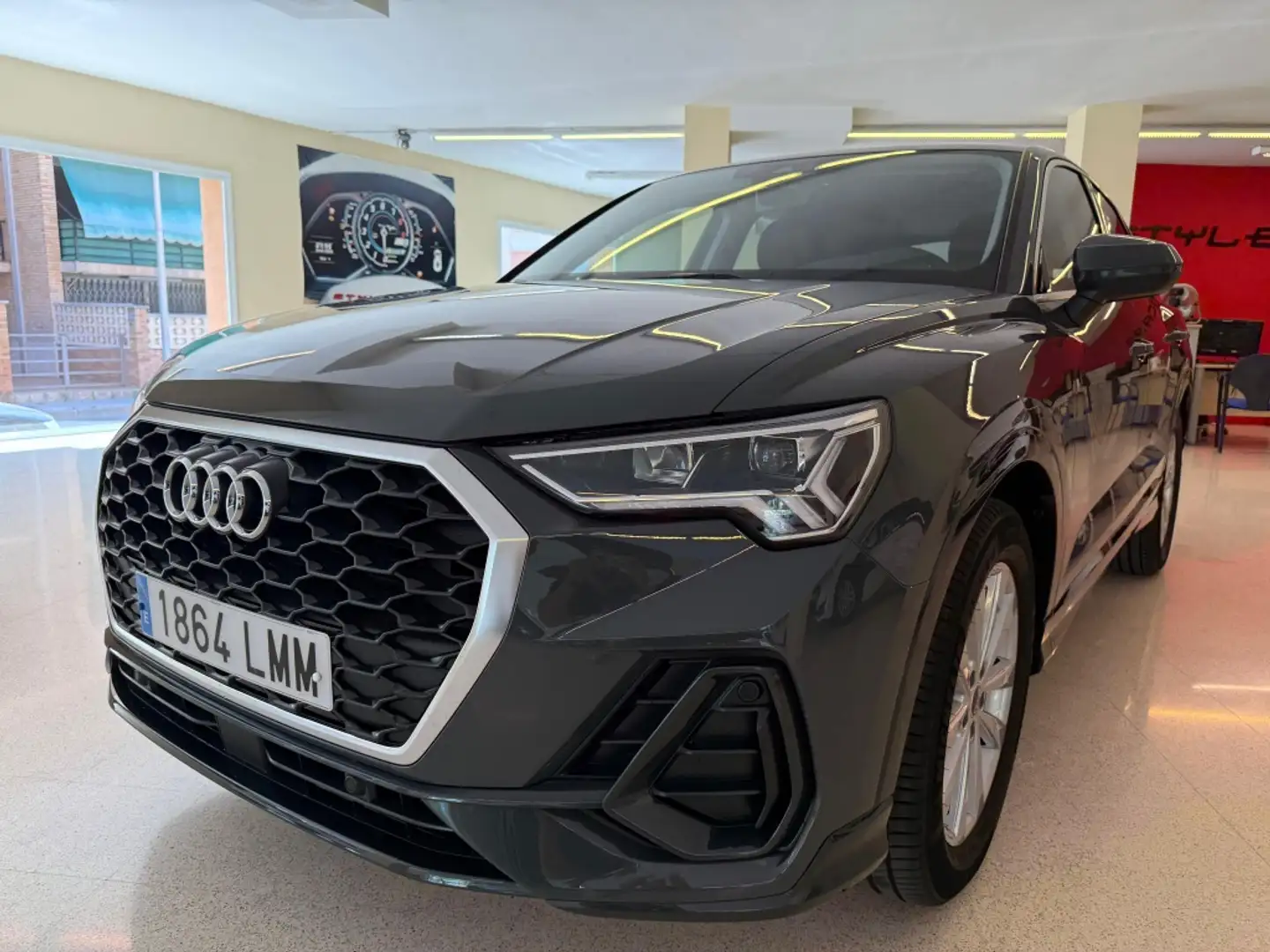 Audi Q3 Sportback 35 TFSI Advanced S tronic Plateado - 2