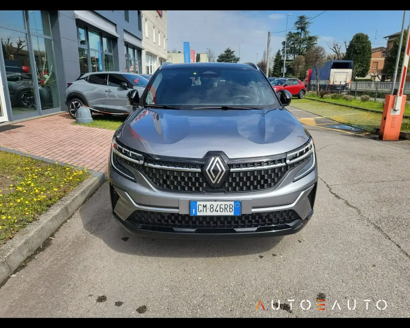 Renault Austral 1.2 E-Tech full hybrid Iconic Esprit Alpine 200cv Gri - 2