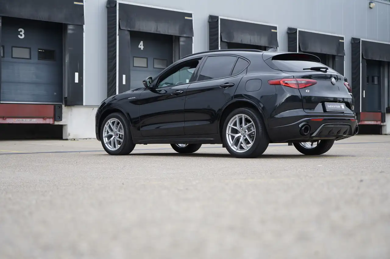 Alfa Romeo Stelvio 2022 — фото 9