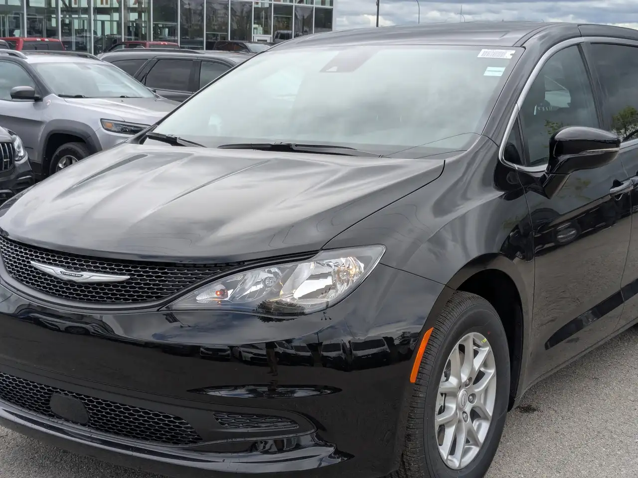 Chrysler Grand Caravan photo Chrysler Grand Caravan