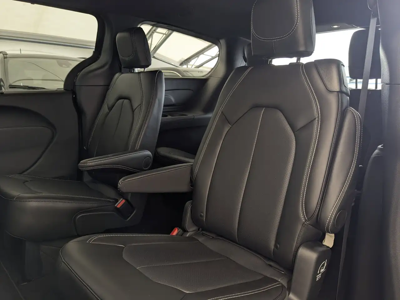 Chrysler Grand Caravan photo Chrysler Grand Caravan