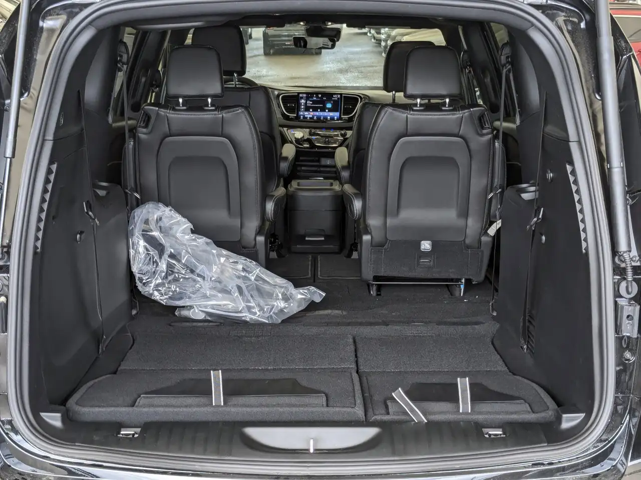 Chrysler Grand Caravan photo Chrysler Grand Caravan