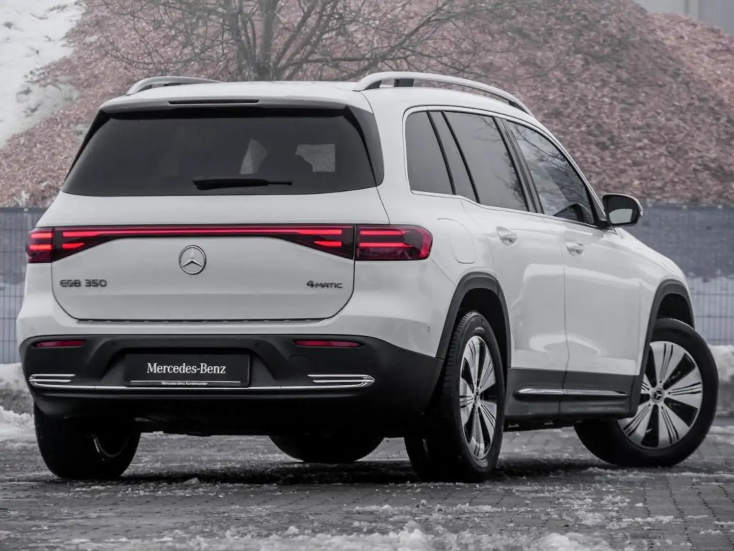 Mercedes-Benz EQB 350 4M Progressive/Pano/AHK/Dist/360/Memo/18 Blanc - 2
