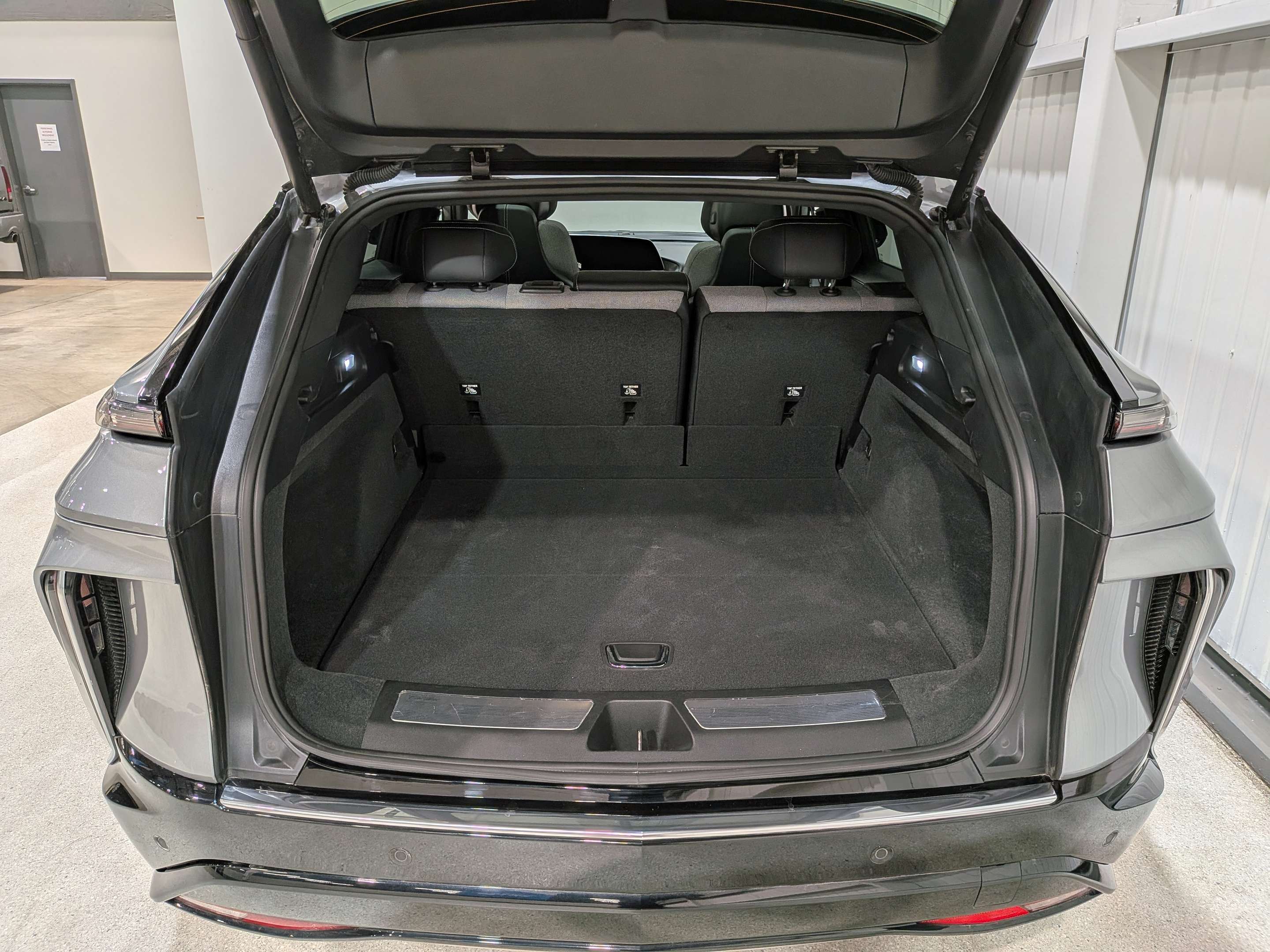 Cadillac LYRIQ 2024