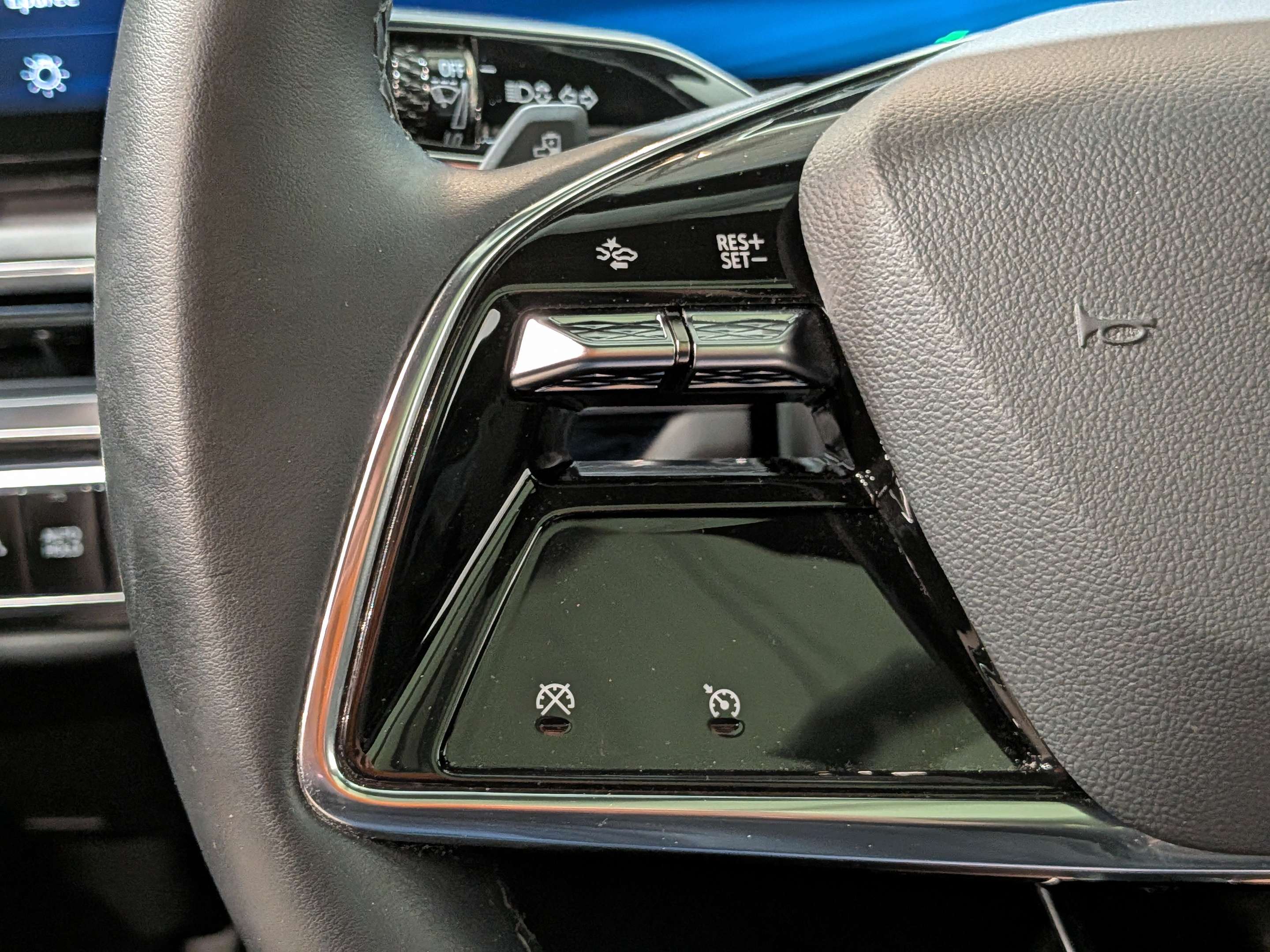 Cadillac LYRIQ 2024