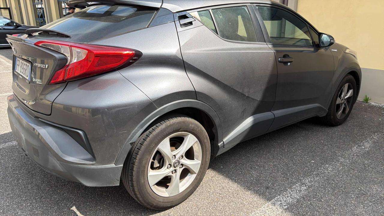 Toyota C-HR 1.8 Hybrid E-CVT Active