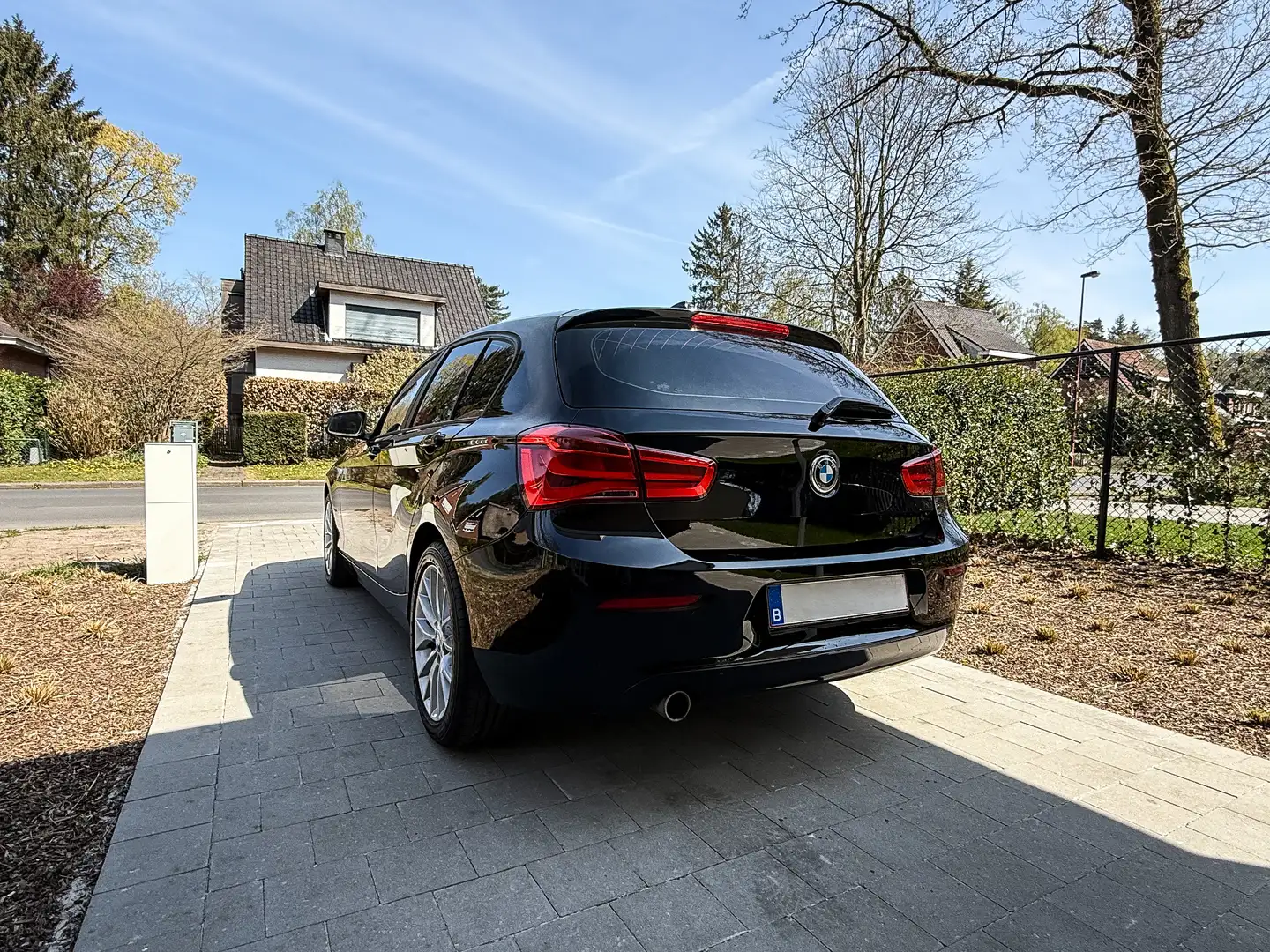 BMW 118 i benzine (2018) 73.600 km /zetelverwarm./sensoren Noir - 2