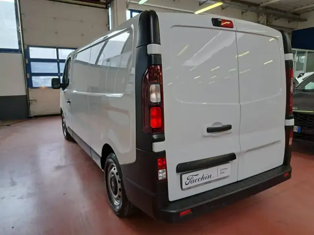 Renault Trafic view 5