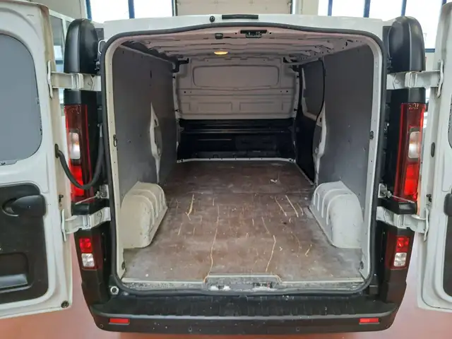 Renault Trafic view 6