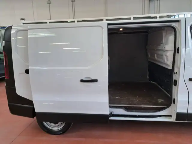 Renault Trafic view 9