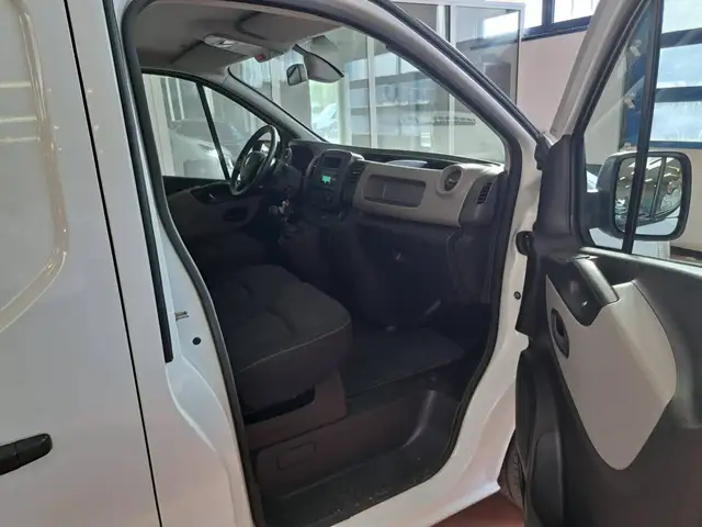 Renault Trafic view 8