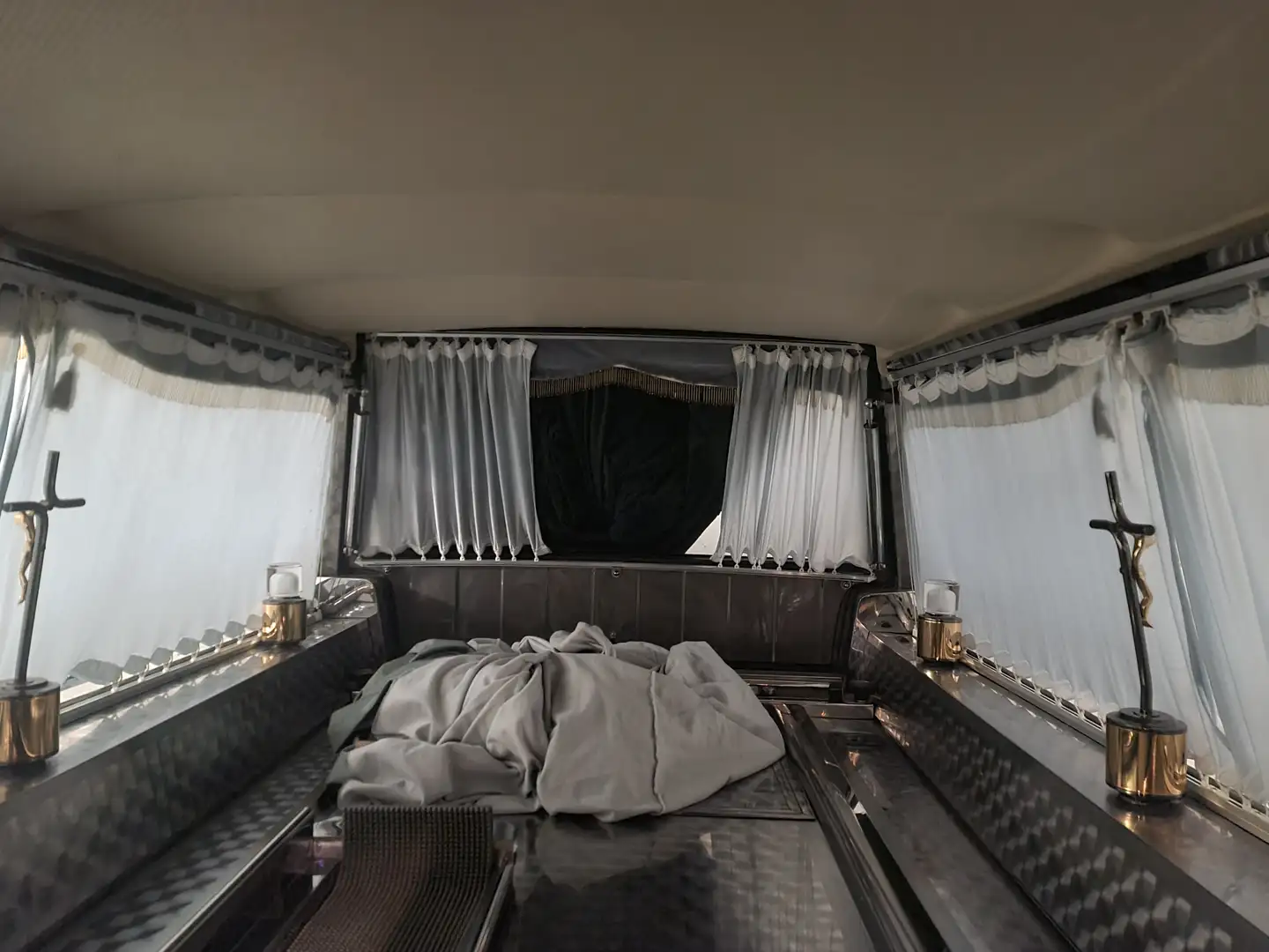 Volvo 945 Leichenwagen-Bestattungsfahrzeug Grau - 1