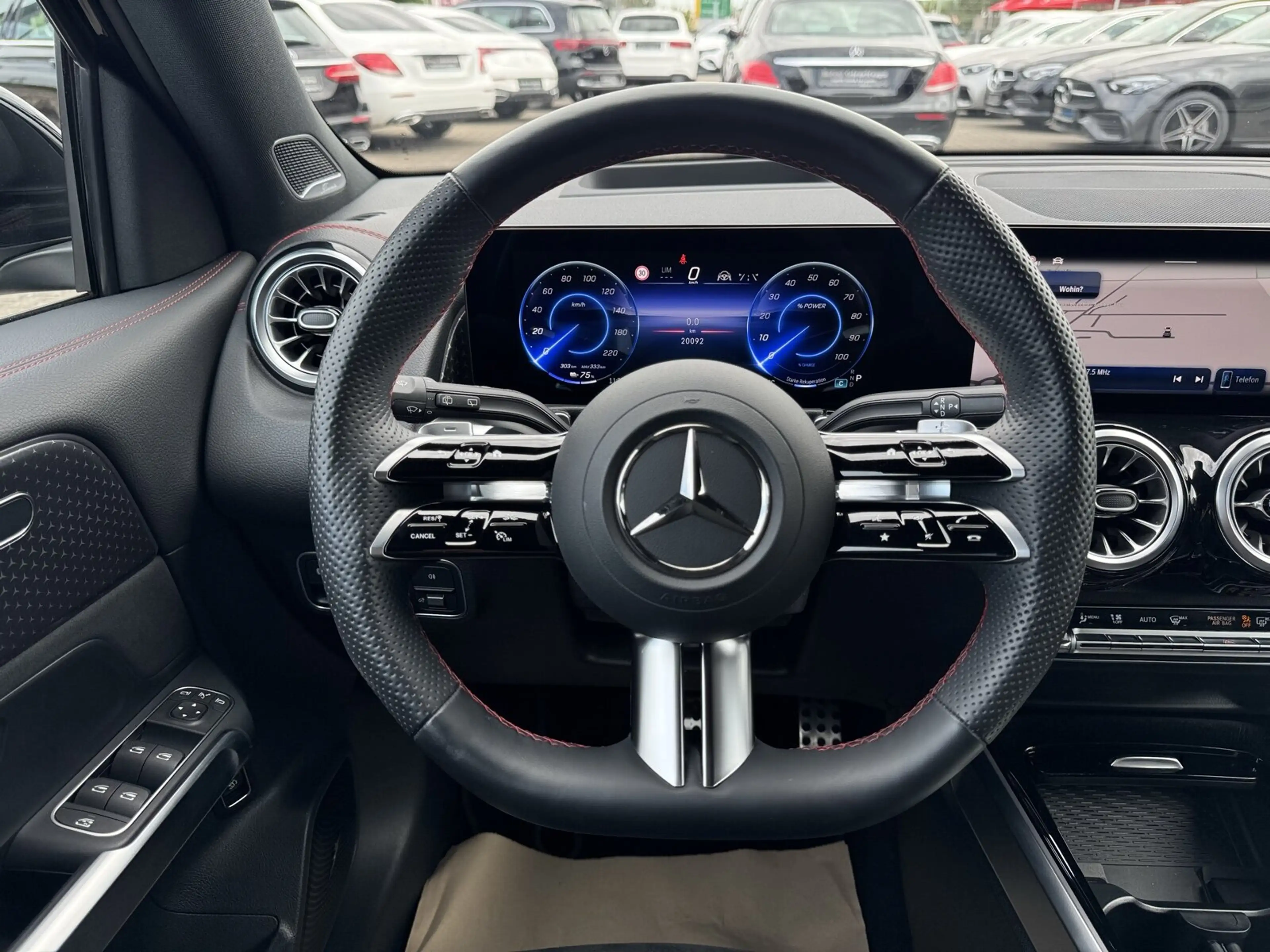 Mercedes-Benz EQB 350 EQB 350 4M AMG NAVI+AHK+DISTR+360°+HUD+LED+BURM+ — photo 13