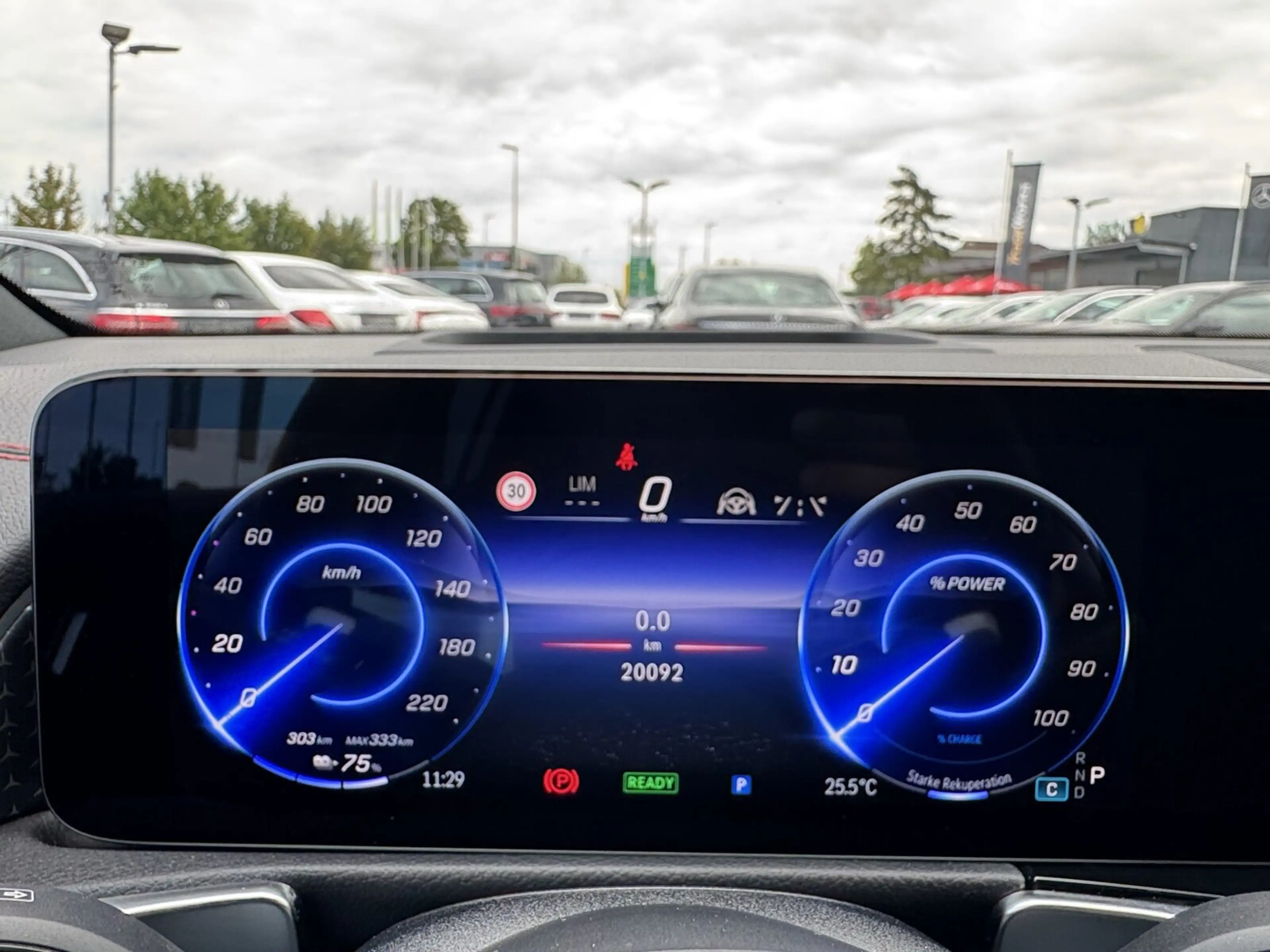 Mercedes-Benz EQB 350 EQB 350 4M AMG NAVI+AHK+DISTR+360°+HUD+LED+BURM+ — photo 14