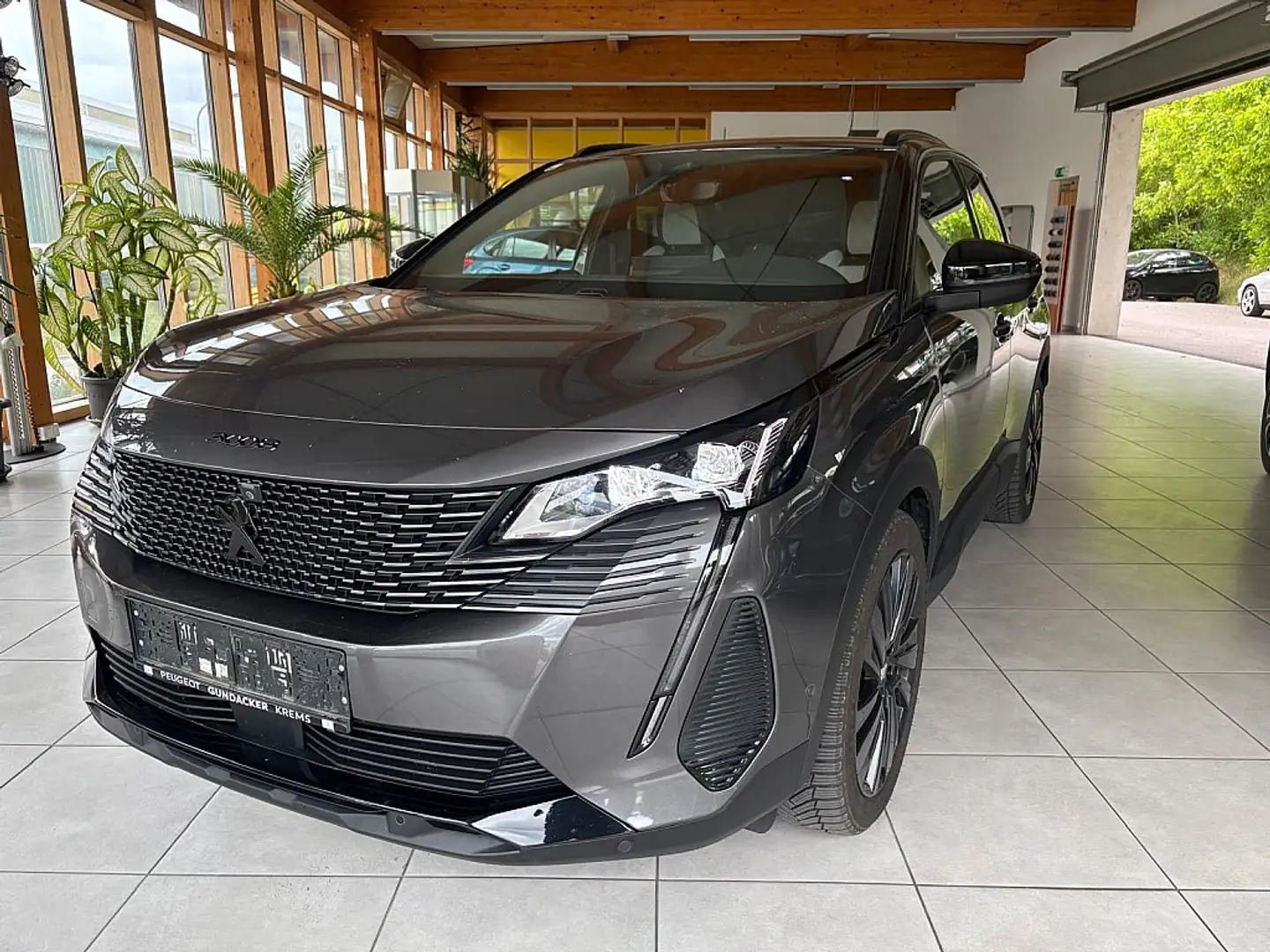 Peugeot 3008 Hybrid 300 e-EAT8 GT Pack Aut. Grijs - 1
