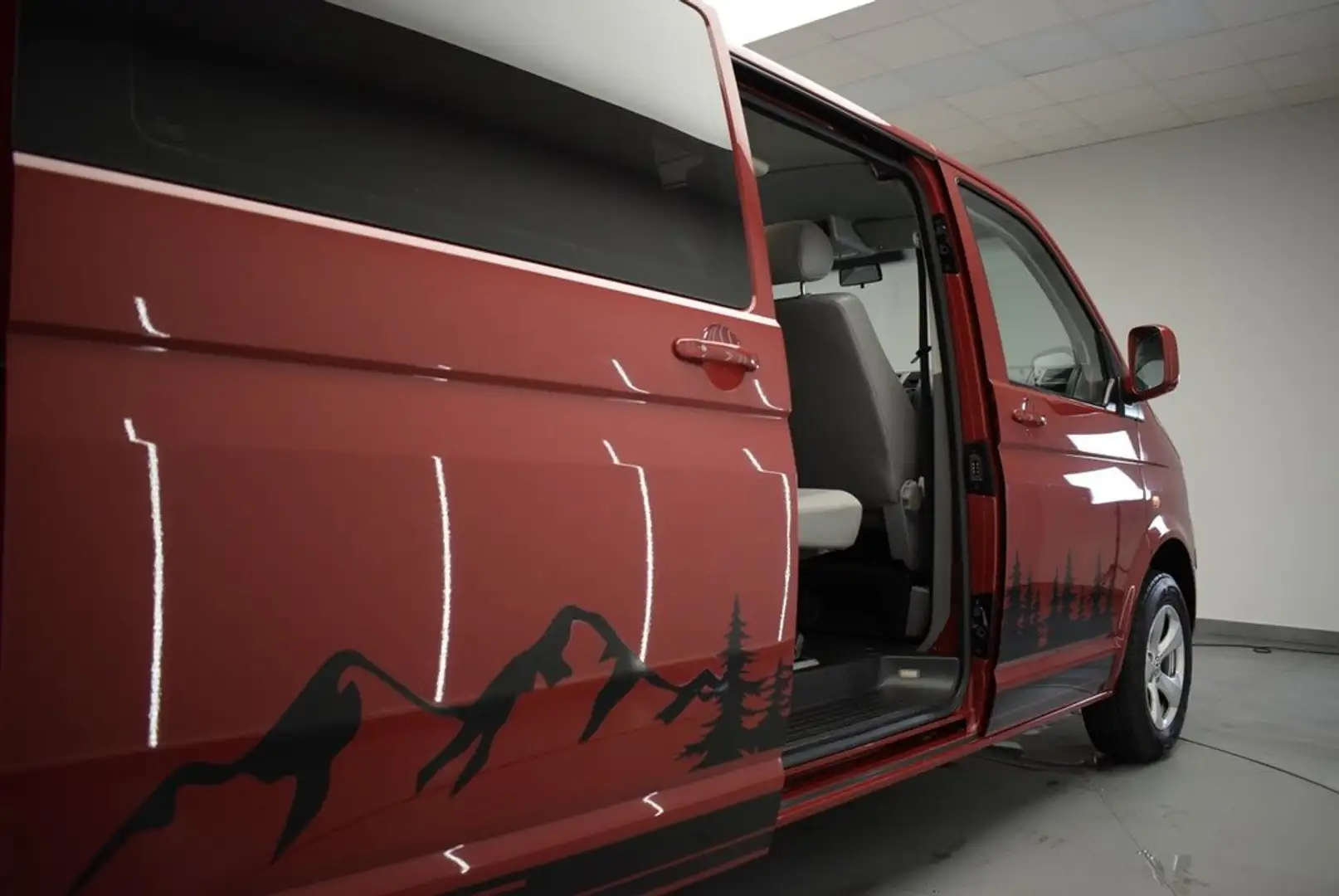 Volkswagen Transporter 2.5TDI 130CV CORTA 2.8T TMEDIO Violett - 2