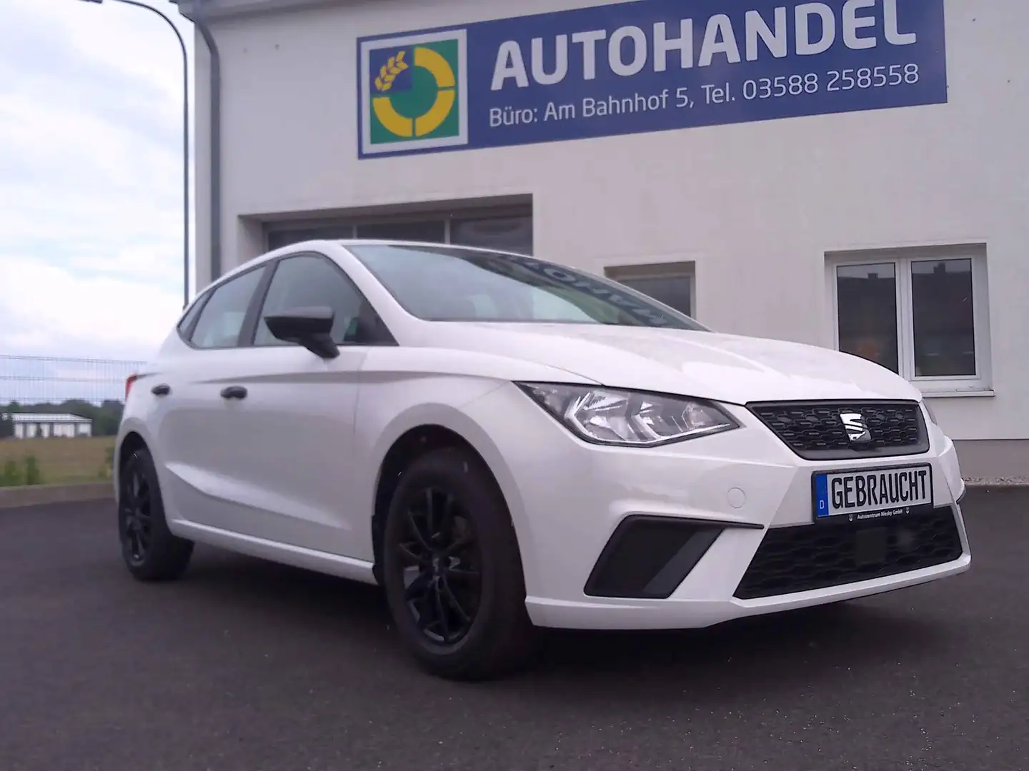 SEAT Ibiza Reference Weiß - 1