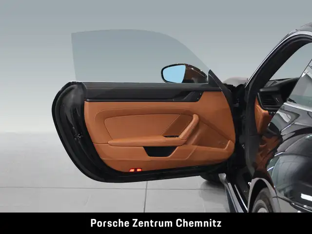 Porsche 911 view 10