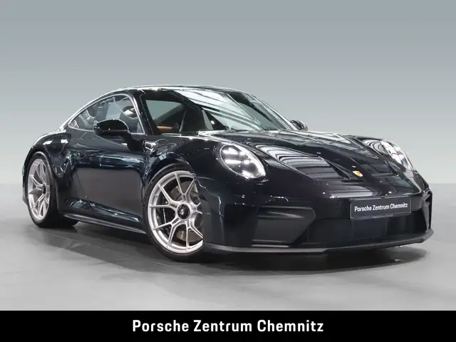 Porsche 911 view 9