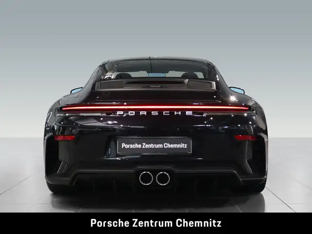 Porsche 911 view 5