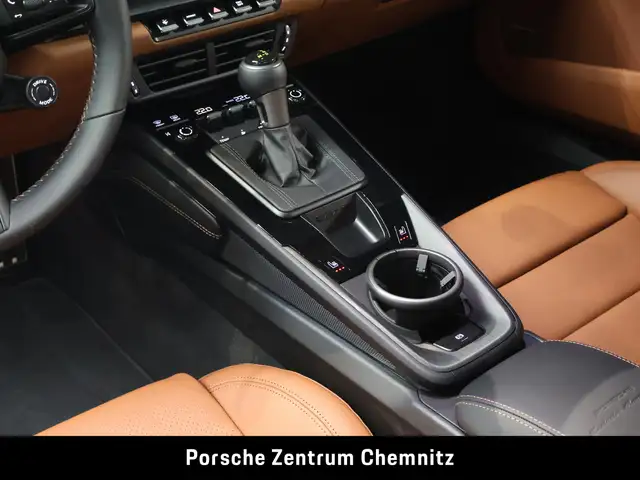 Porsche 911 view 14