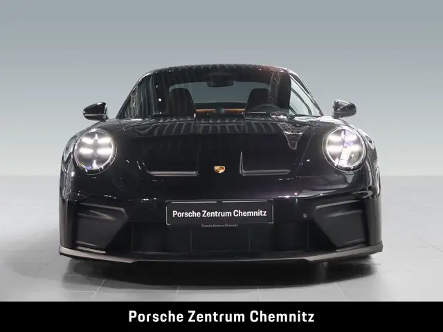 Porsche 911 view 4