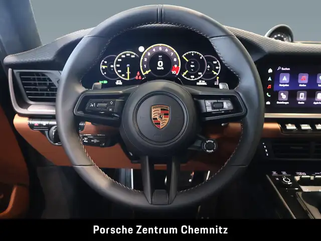 Porsche 911 view 11