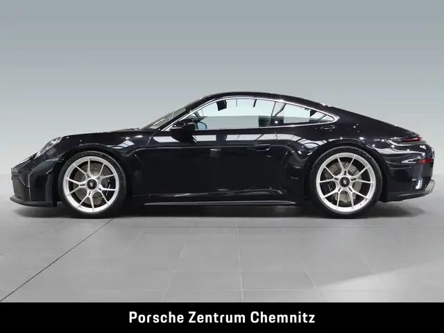 Porsche 911 view 2