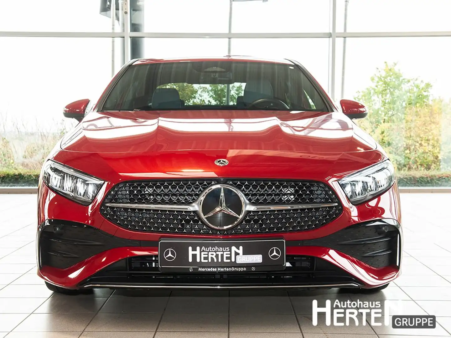 Mercedes-Benz A 200 +AMG+KEYLESS+LED+AMBIENTE+AHK+WINTER-P.+SHZ Rot - 2