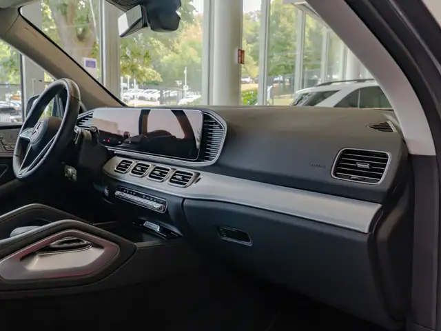 Mercedes-Benz Gle view 5
