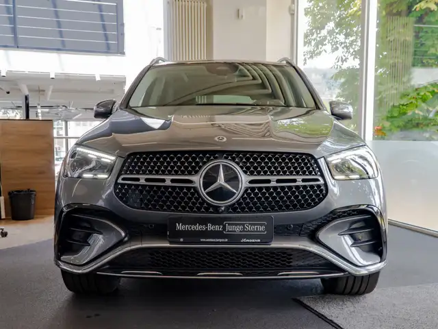 Mercedes-Benz Gle view 3